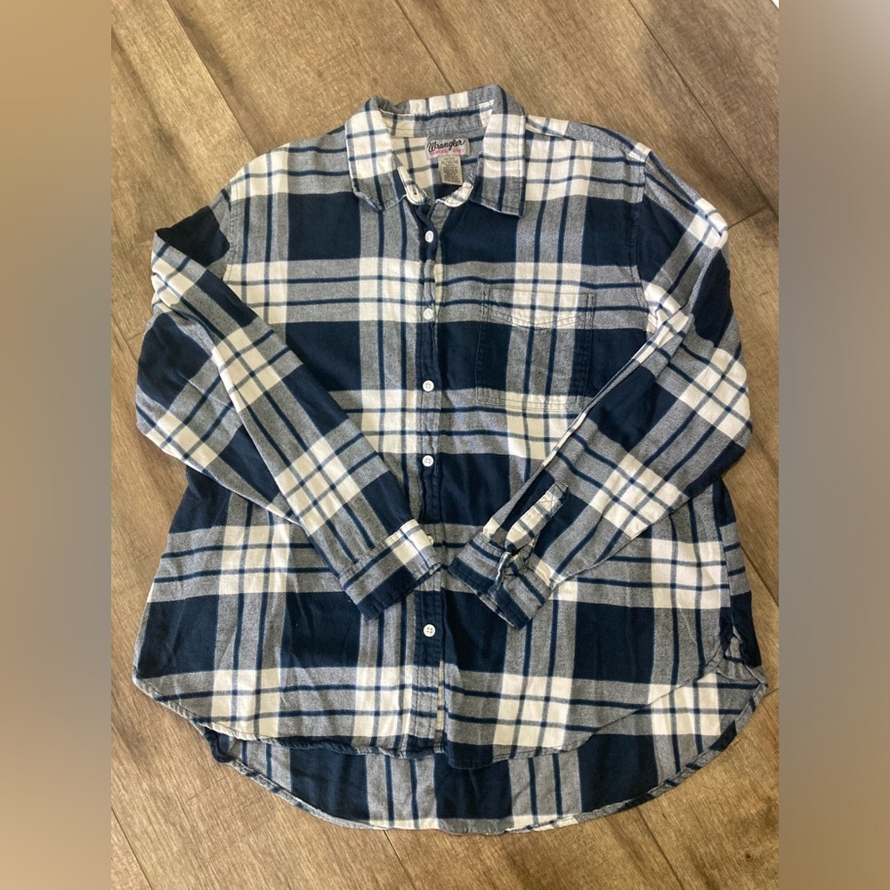 Wrangler Wrancher women’s XL long sleeve flannel button down
